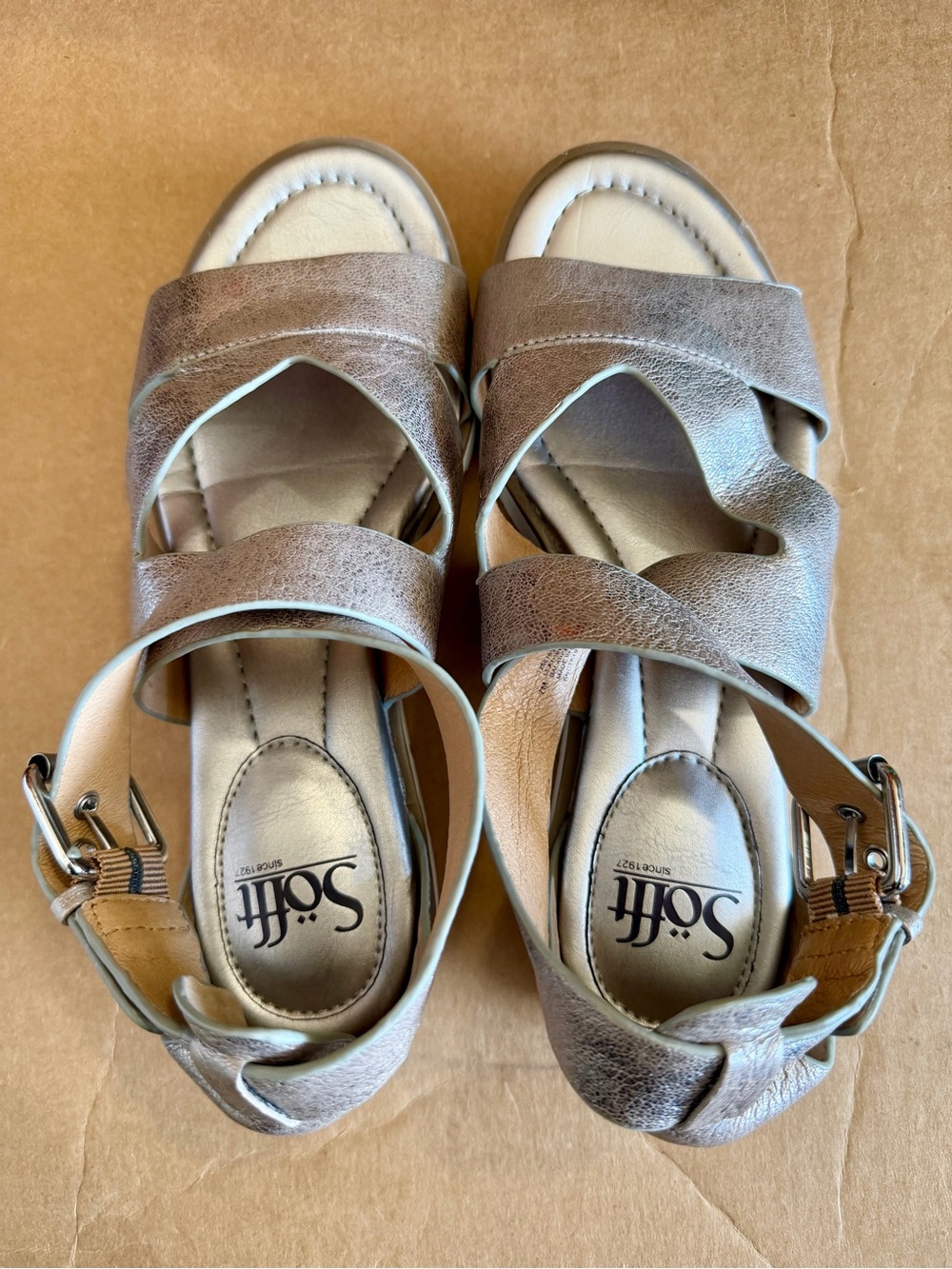 Sofft Women’s Sandals Size 7M Metallic Silver